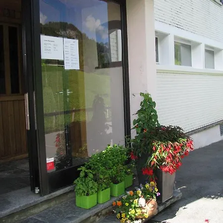 & Z'morgae Schoenenboden *