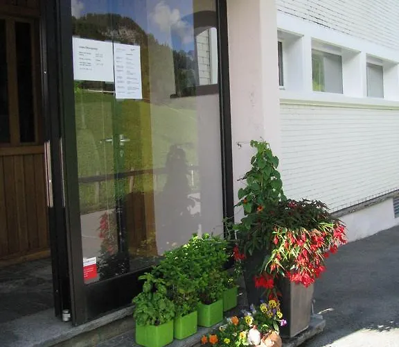 & Z'morgae Schoenenboden *