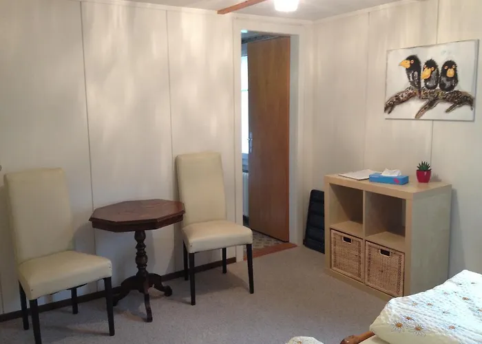 & Z'morgae Schoenenboden