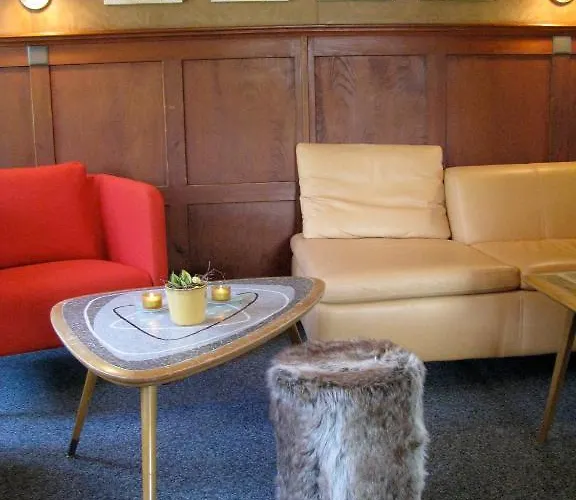 & Z'morgae Schoenenboden *