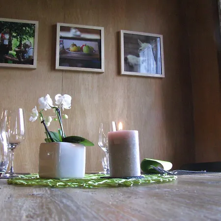 Bed & Breakfast Gasthaus Schoenenboden *
