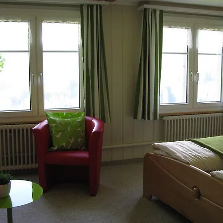 & Z'morgae Schoenenboden *